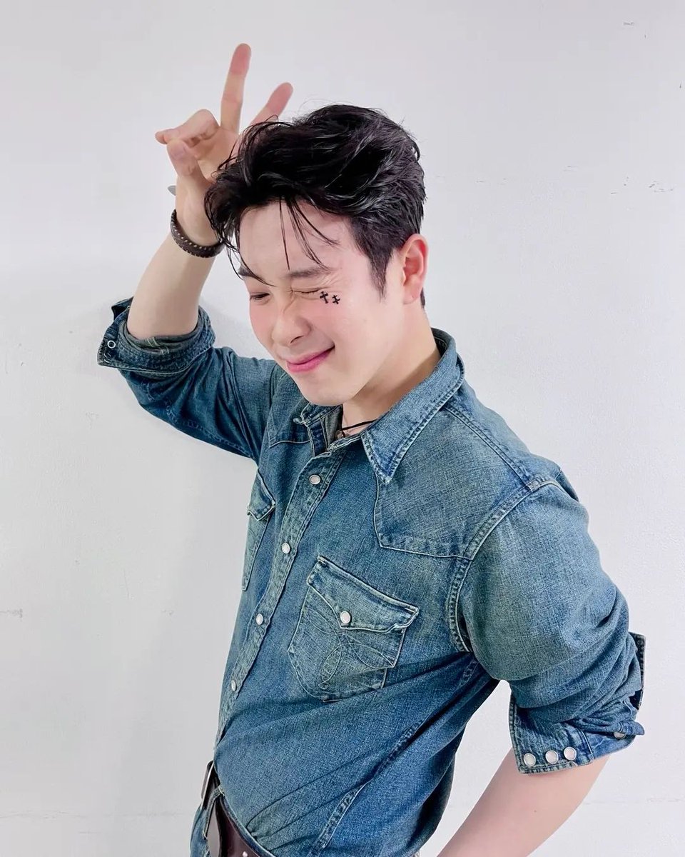 #서른네번째_피오오른_너란꽃
좋은 하루 보내고 있길 바라요!!
지훈 오빠 생일 축하해요❣️