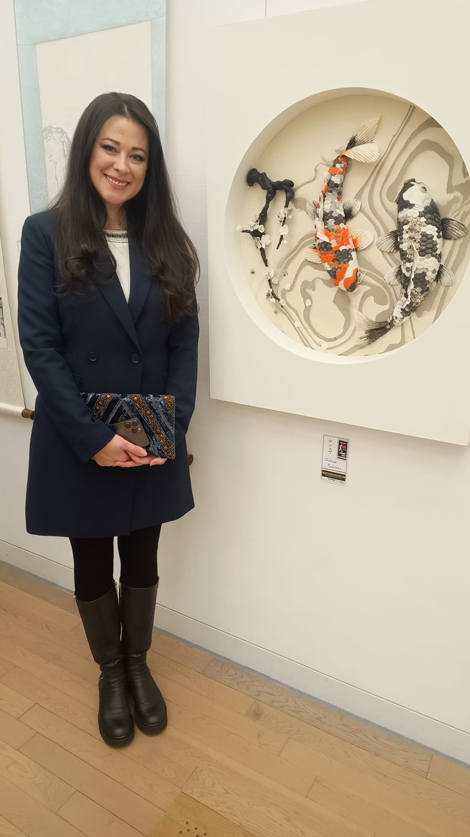 RO_Emb_Japan's tweet image. 東京で開催された「第23回 国際公募展：Art Beyond Boundaries（美は国境を越えて）」において、ルーマニア人アーティストのインドライカ・マゲル氏とクリスティーナ・プリサカリウ氏が賞を受賞されました。

日本においてルーマニアを代表し、素晴らしい功績を残された両氏に心より祝意を表します。