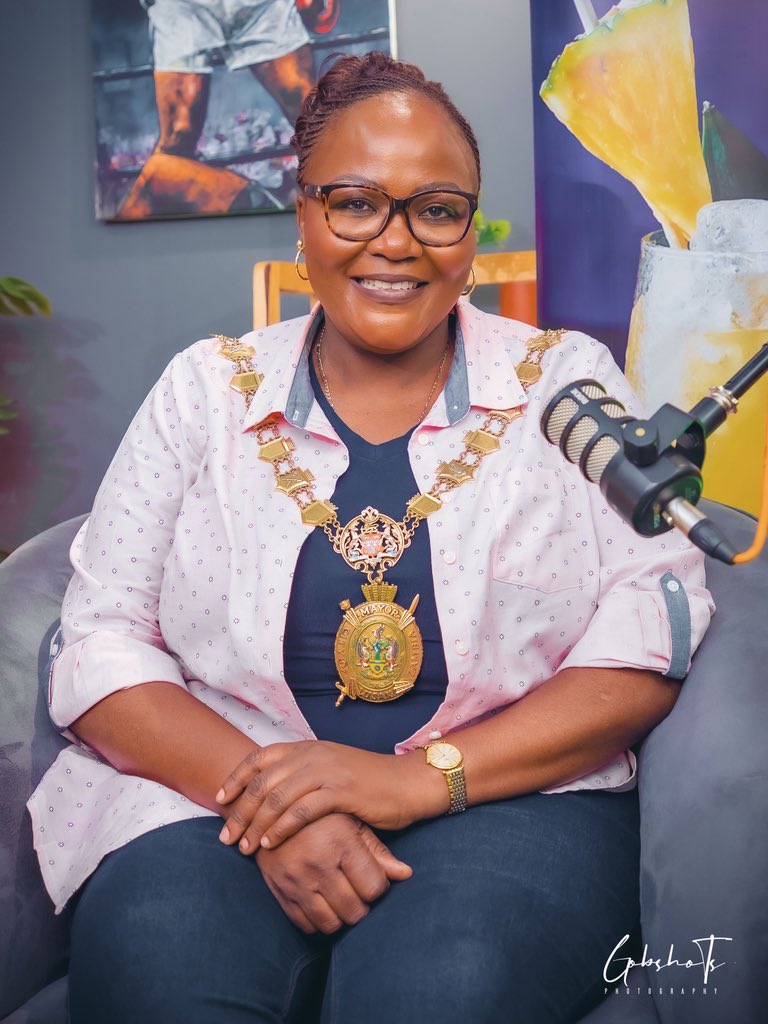 On this weeks episode, we have a chat with the mayor of the City of Lusaka, Miss Chilando Chitangala. We discuss: 
- the dirt and noise pollution in town Centre.
- her businesses.
- her personal life.
- illegal land allocations.
- the issues with Simon Mwewa Lane, plus more.