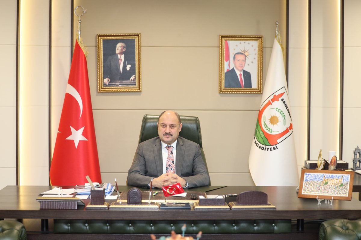 Şanlıurfa Büyükşehir Belediye Başkanımız Mehmet Kasım Gülpınar'ın Berat Kandili dolayısıyla yayımladığı mesajıdır;

“Berat Kandili; gönüllerimizin arındığı, umutlarımızın tazelendiği, affın ve merhamet kapılarının sonuna kadar açıldığı müstesna gecelerden biridir. Bu mübarek