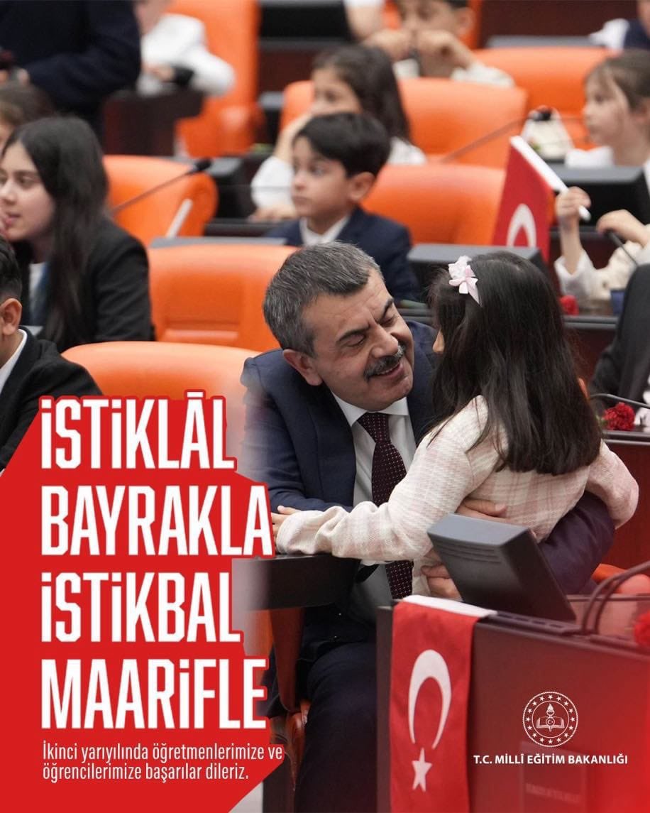 #BayraklaBaşlayanOkul