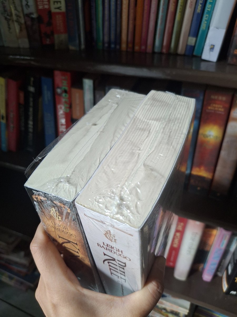 theuglydarling's tweet photo. wts buku novel jual

the king of scars dan the rule of wolves
leigh bardugo
terjemahan indo

take all 170k kirim manual dari purbalingga https://t.co/pYz4qwHITd