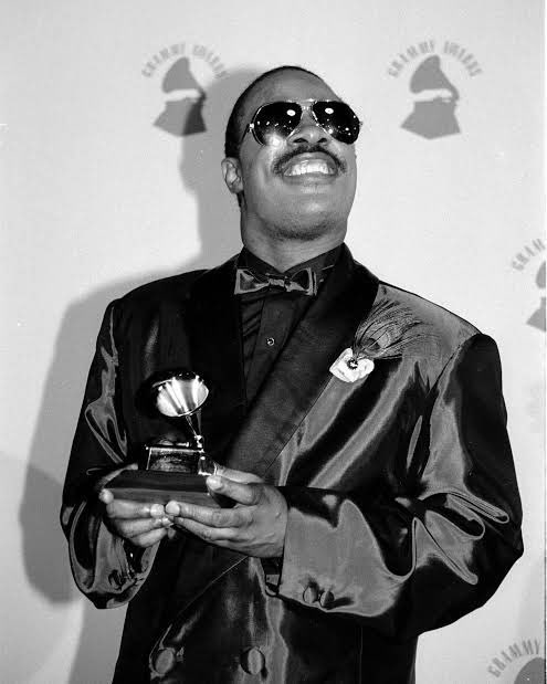 chartdata's tweet photo. Kendrick Lamar joins Stevie Wonder as the only artists in history to win 5 or more #GRAMMYs in consecutive years. https://t.co/9sHuEdgFmW