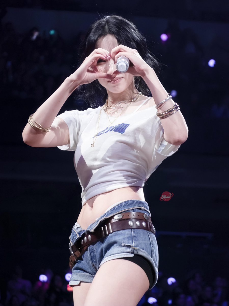 MINA WITH THIS ENCORE FIT? OH MY GOD 😵

#MINA #미나 #THISISFOR_DALLAS_D2 
#TWICE_THISISFOR_WORLD_TOUR