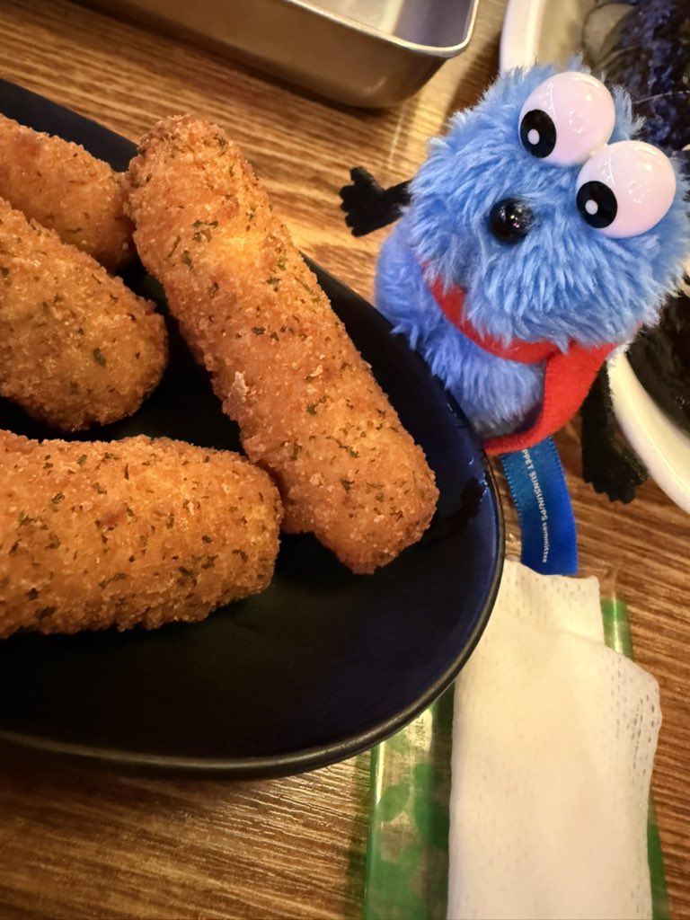 はっぴーばーすでースンスン！
いい写真なくてごめんよ…チーズスティック狙ってる写真で許してくれ・-・