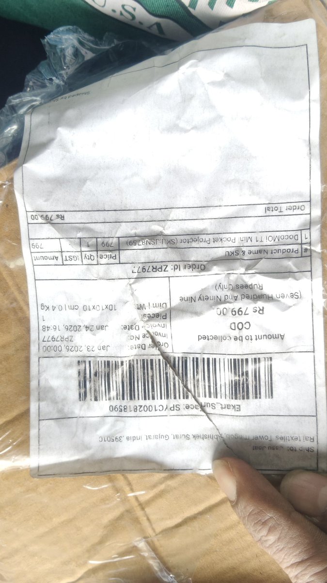 JasuChoudhary07's tweet photo. @flipkart  faq app muje kise or ka item de diya gaya Mera item nhi mila https://t.co/QKDznw09S2