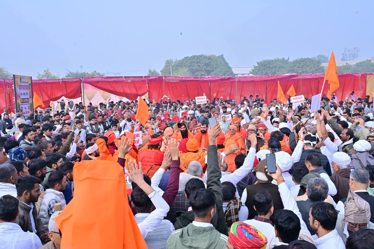 खेजड़ी ऐक पेड़ नहीं है जब जब भी अकाल पड़ा तब तब खेजड़ी ने सबको जिंदा रखा आओ हम सब मिलकर खेजड़ी बचाऐ #खेजड़ी_बचाओ_महापड़ाव