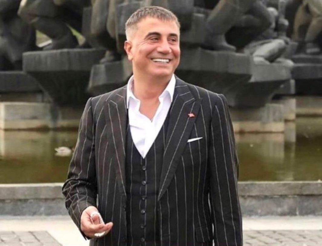 REİS <a href="/sedat_peker/">Sedat Peker</a> Benim için ölçü şudur: Ben, Yüce ALLAH’ı seveni severim. Bu vatanı seveni severim. Bu devleti seveni severim.

Dilerim ki bir gün beni de tesbiğinizi uygun görerek onurlandıracaksınız. Rica etsem bana da   bir adet gönderir misiniz. Saygı ve sevgilerimle 🙏