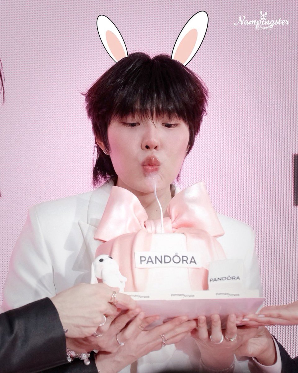 meowpping3's tweet image. กระต่ายน้อยรวบรวมพลังเป่าเค้กของพี่ Pandora จนหูตั้งเลยคั้บปุ๋ง 🐰💖

KNP PANDORA TH AMBASSADORS
#PandoraUnlockLovewithKengNamping