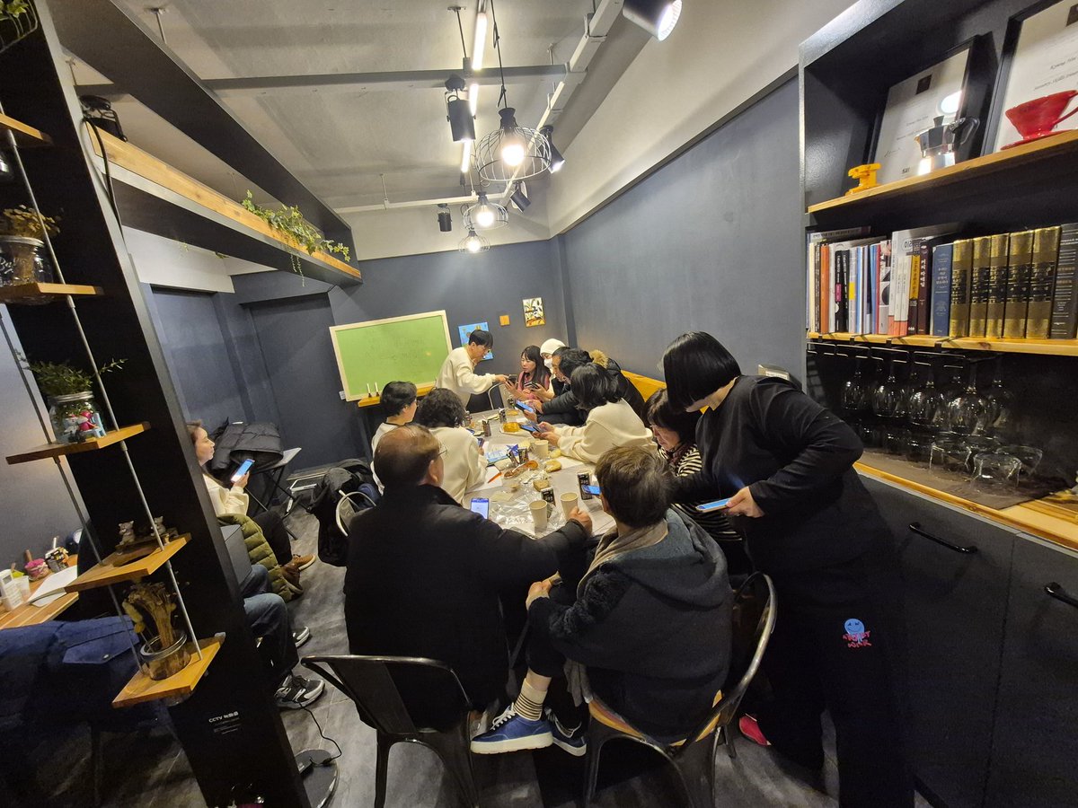 jintaek JUN tweet media