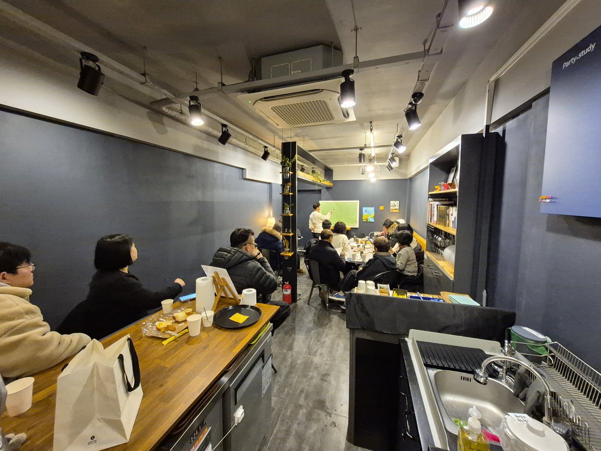 jintaek JUN tweet media