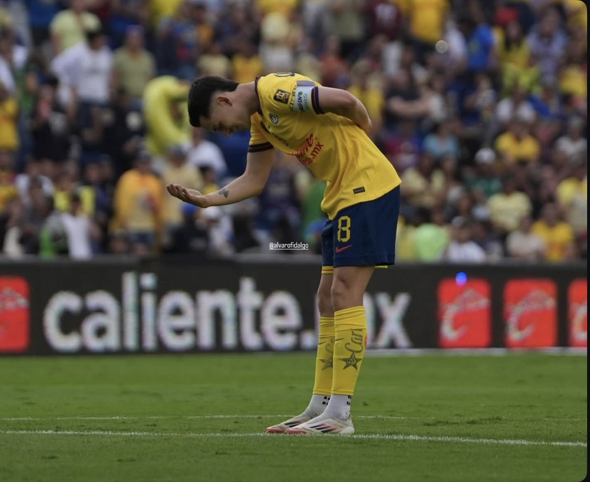 Alvaro10fidalgo's tweet image. Hoy os hablo con el corazón en la mano.
El 1 de febrero de 2021 me monté en el avión con muchos objetivos, crecer, disfrutar, trascender y ganarme el cariño de un club gigante con millones de aficionados. Tenía una idea del equipo y el País al que llegaba, pero todo superó mis…