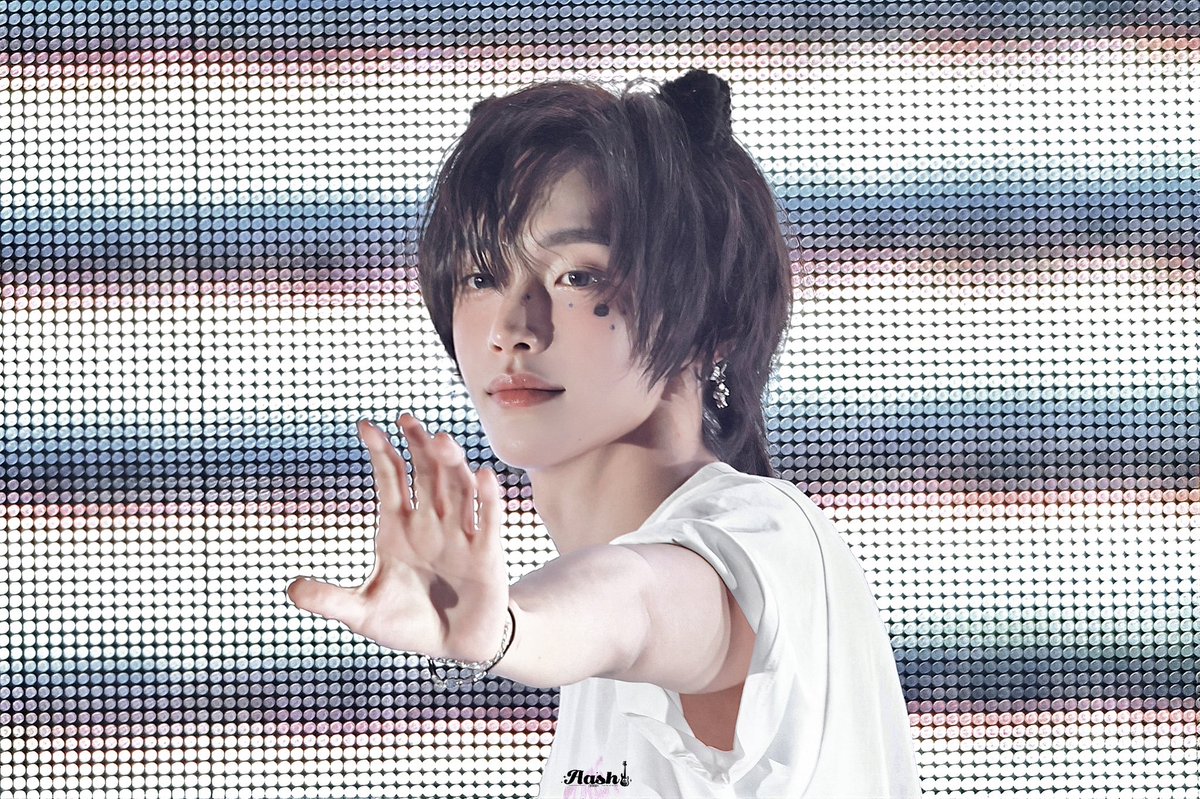 𝙰𝚊𝚜𝚑 tweet media