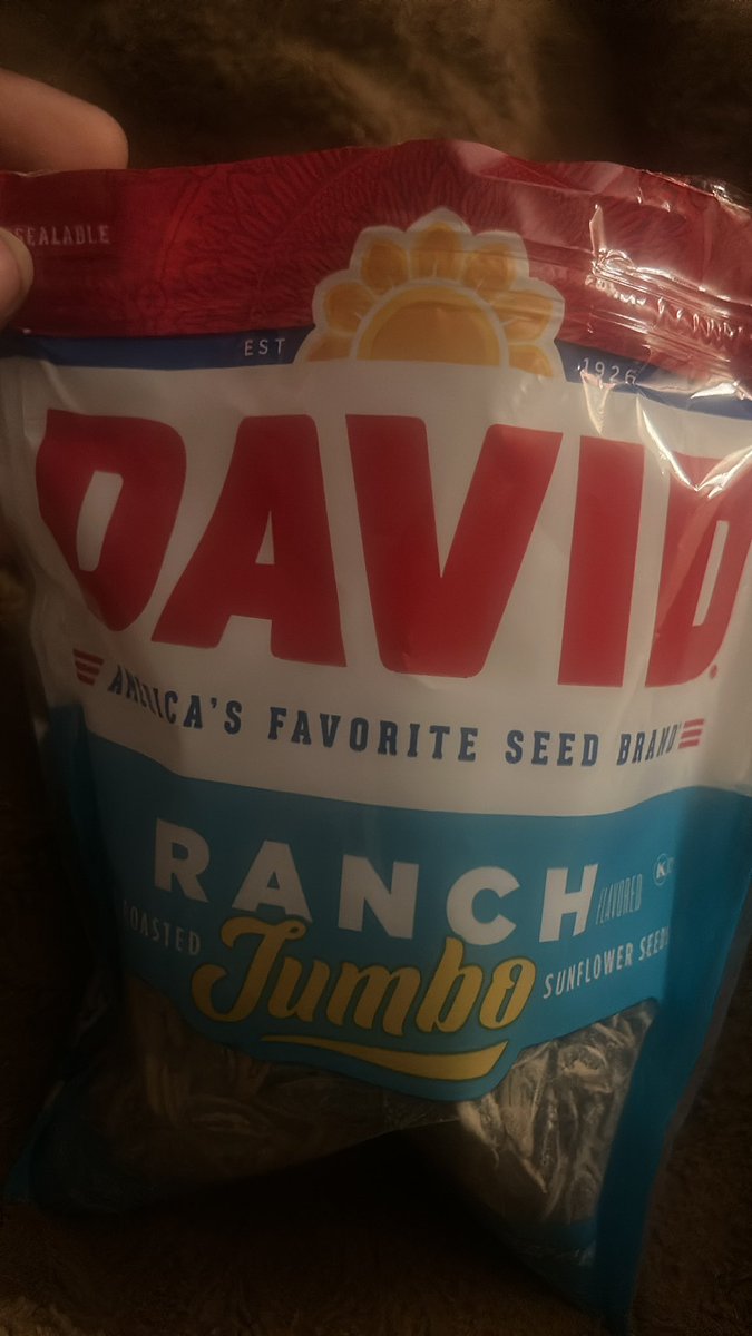 SugaWithNoR's tweet photo. Now, @Davidseeds  is a mixed seed bag a new thing?! I had to check the label twice! It’s pumpkin seeds in w/ sunflower seeds! https://t.co/YOrNALiOIK
