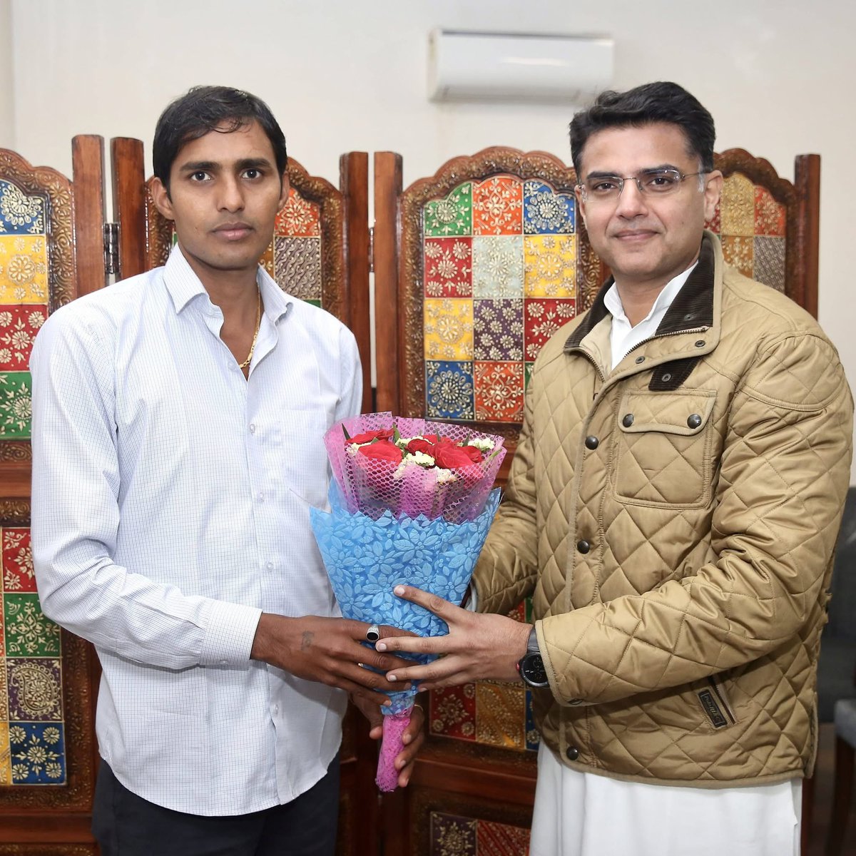 AMARSING_GURJAR's tweet photo. पायलट साहब के मजबूत स्तंभ (IT Cell ) कार्यकर्ता भाई @LakhrajAwana जी को जन्मदिन की शुभकामनाएँ।

में ईश्वर से आपके स्वस्थ जीवन की कामना करता हूँ ।।
@SachinPilot https://t.co/ydUPaybBRU