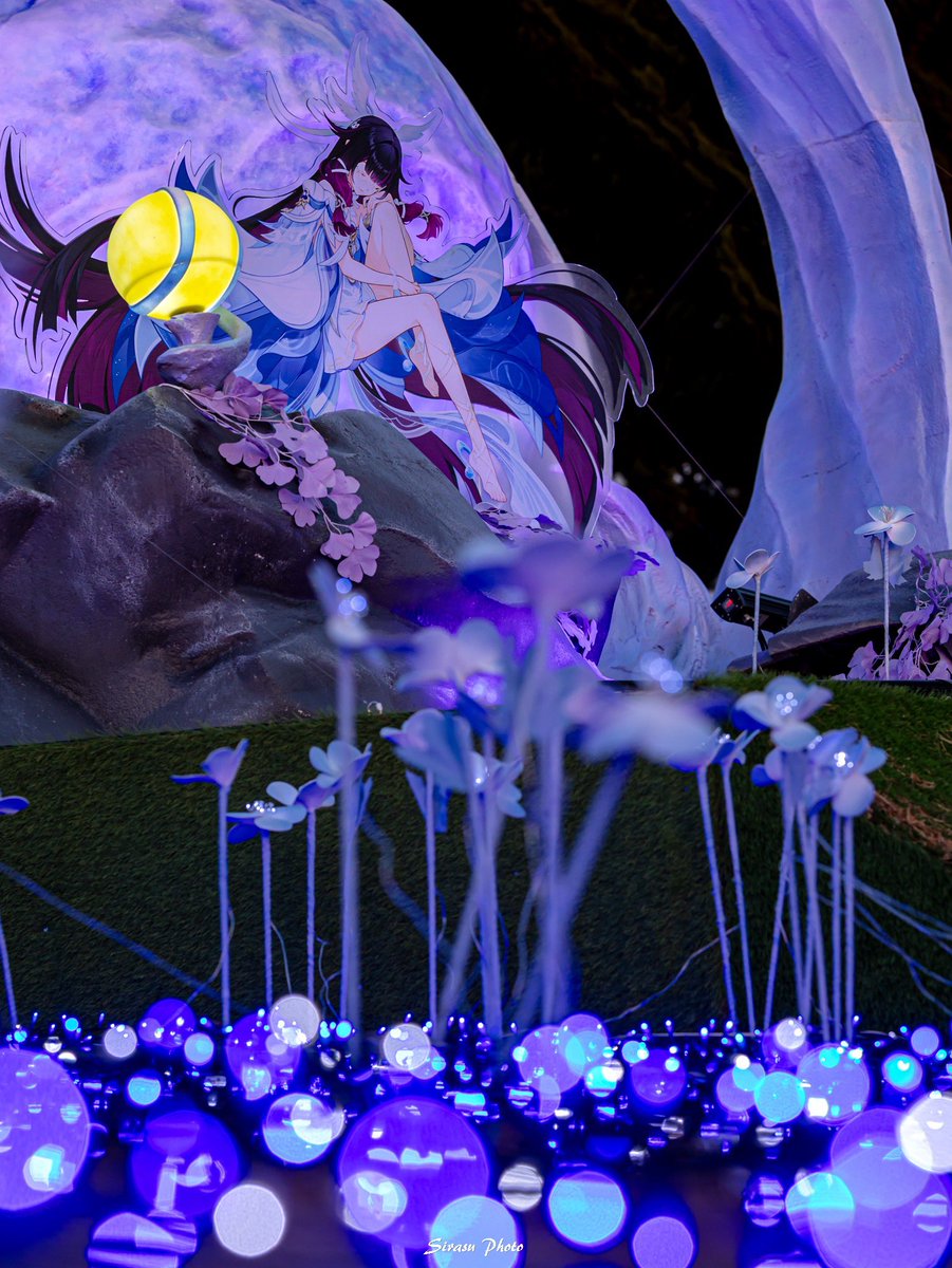 コロンビーナちゃんのパネルとイルミネーションが幻想的でめっちゃ綺麗