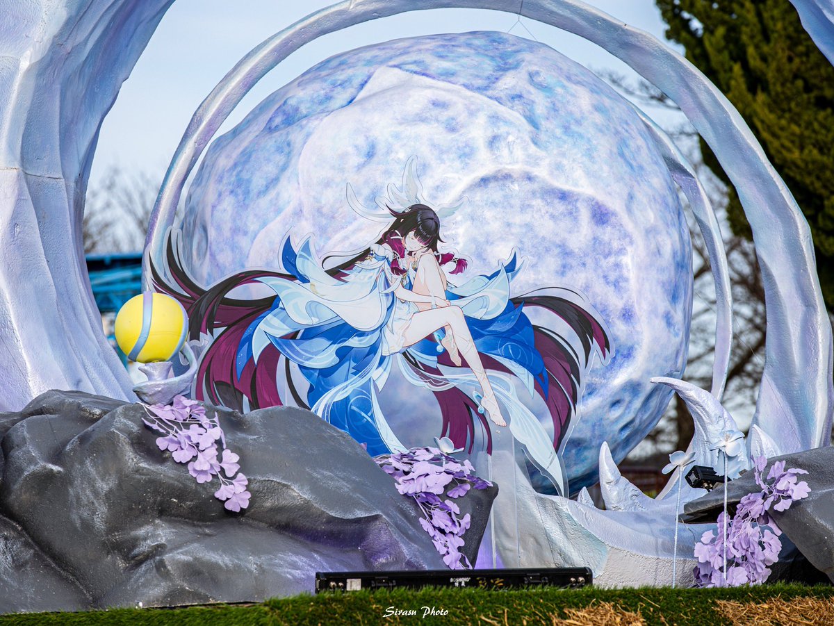 コロンビーナちゃんのパネルとイルミネーションが幻想的でめっちゃ綺麗