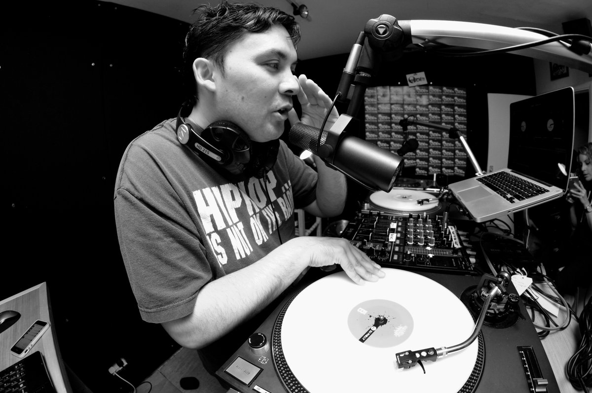 Itch Radio tweet media