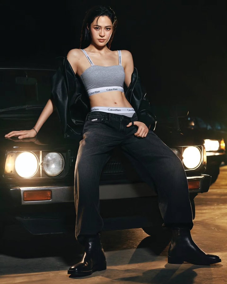 schengsm's tweet image. We need oxygen tank to survive
🚑🚑

#LinglingkwongxCalvinklein 
#Linglingkwong 
#หลิงหลิงคอง