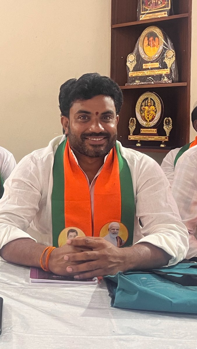 RameshSree17's tweet photo. కేంద్రప్రభుత్వం ప్రవేశపెట్టిన
ఈ బడ్జెట్ ద్వారా
➡️ వికసిత భారత్ లక్ష్యంగా గ్రామీణ ఉపాధికి కొత్త దిశ,
➡️ రైతులు, పేదలు, మధ్యతరగతి వర్గాల సంక్షేమానికి ప్రాధాన్యం,
➡️ ఆంధ్రప్రదేశ్ రాష్ట్ర అభివృద్ధికి దోహదపడే అంశాలు స్పష్టంగా కనిపిస్తున్నాయి. https://t.co/BKyTm6skOv
