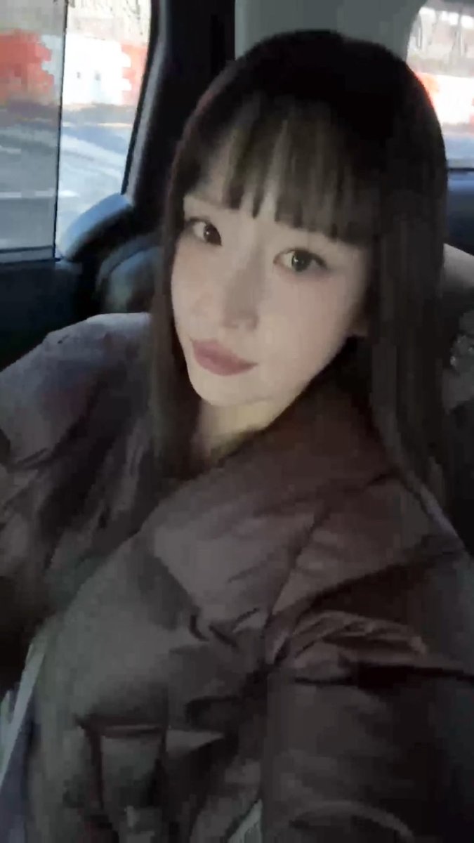 본인 지금 진짜 못생기게 나온다고 하는 얼굴: