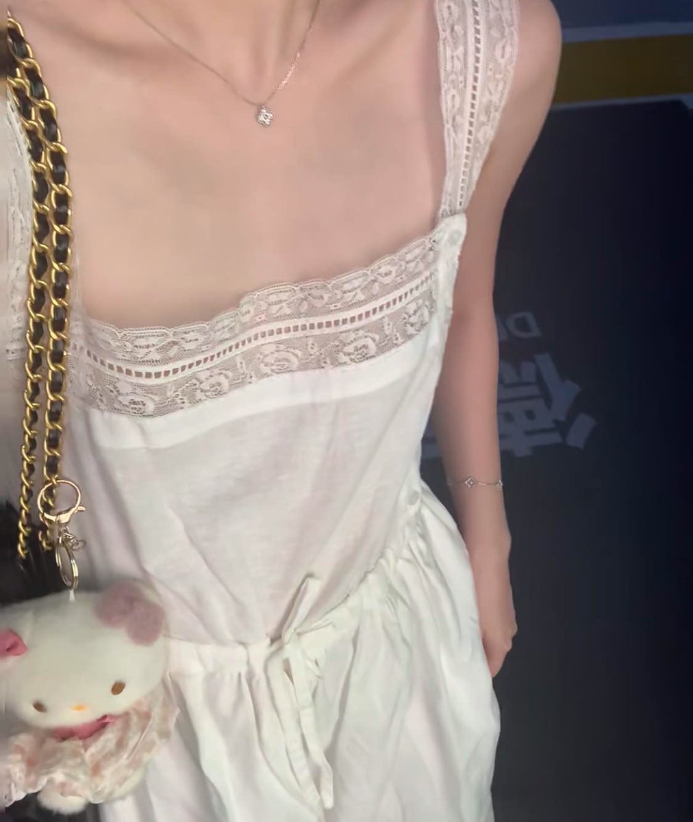 幼児体型のくせに敏感なのは
ここだけの話です、、、