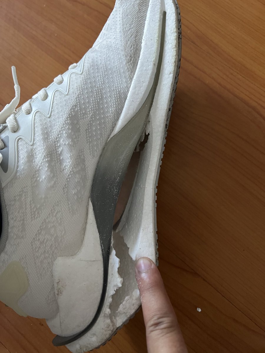 mohammadasad07's tweet photo. @RedTapeindia Tweet 2/4
I bought this pair from the Red Tape Kanpur showroom on 9th Dec. I travelled to Dubai on 15th Dec. After wearing it barely 2–3 times, this is what happened. (Photo attached)
This is unacceptable. https://t.co/wskn5CzLIq