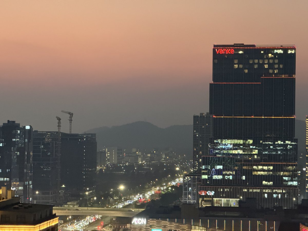 AAAONE10's tweet photo. Hangzhou Night Scene https://t.co/SPO9LNb5k6