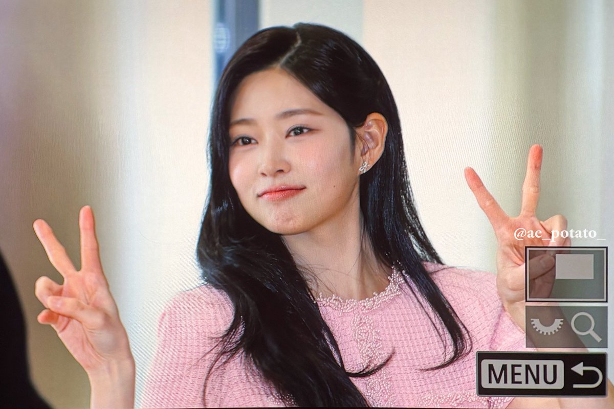 ae_potato_'s tweet image. 260202 파리바게뜨 🥐

#김민주 #민주 #KIMMINJU #ミンジュ #아이즈원 #IZONE