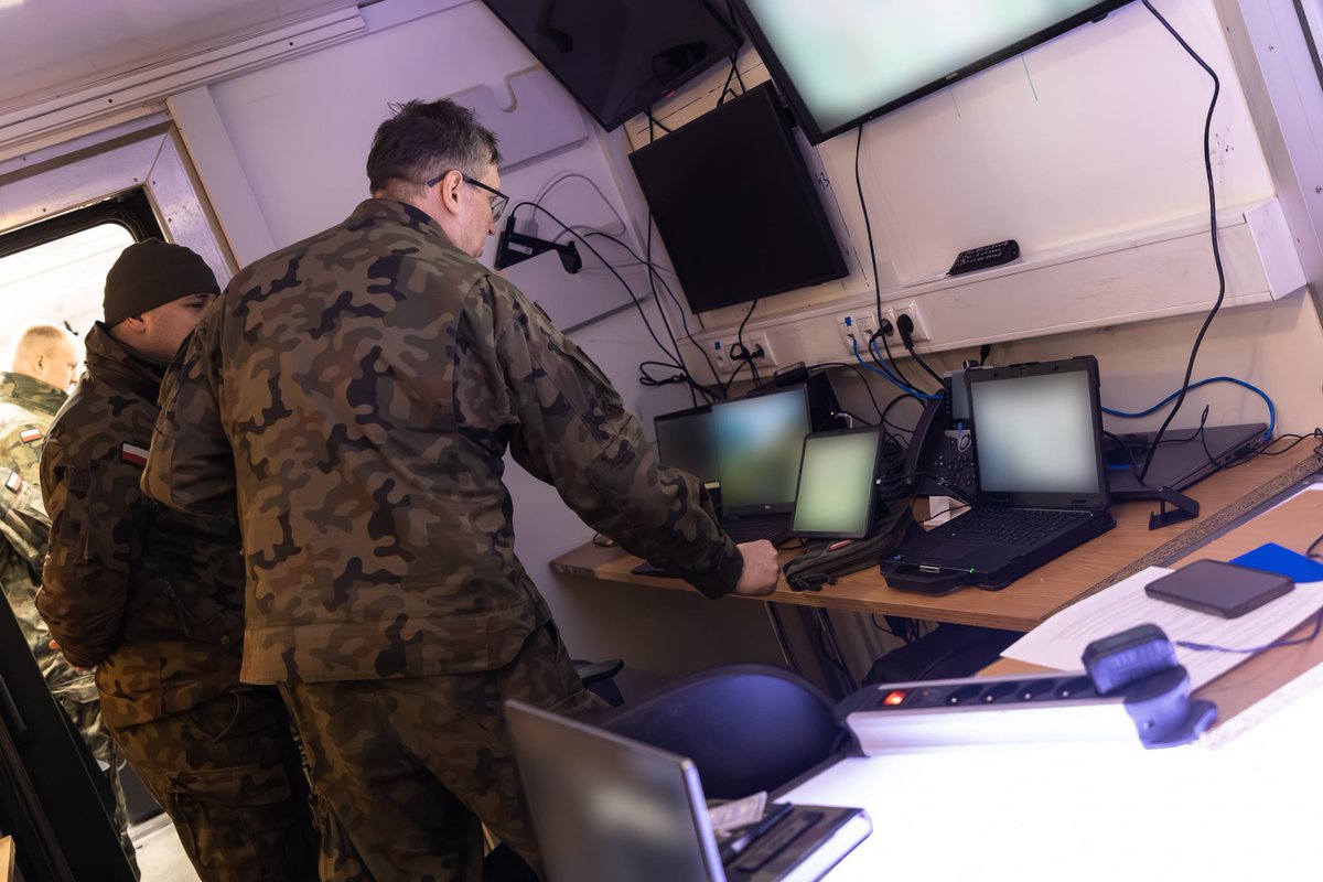 17WBZ's tweet image. 💻 W #17WBZ odbyły się warsztaty interoperacyjności „Cyfrow@ Brygada”, których celem było zgrywanie zautomatyzowanych systemów dowodzenia oraz kierowania środkami walki.
#WBGroup #L3Harris #Teldat #JPBC

🌐 wojsko-polskie.pl/17bz/articles/…