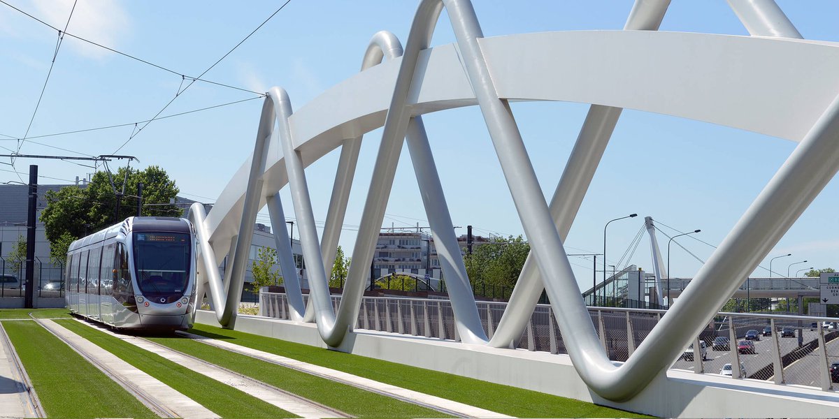 🚊🟣 Alors que fin 2026 le tram fera son retour à l'aéroport Blagnac, cela marquera aussi la disparition de la ligne T2 qui deviendra une vulgaire navette de 2,3 km avec tarification distincte. L'heure est venue de corriger cette aberration en prolongeant le tram #Toulouse2026 ⤵️