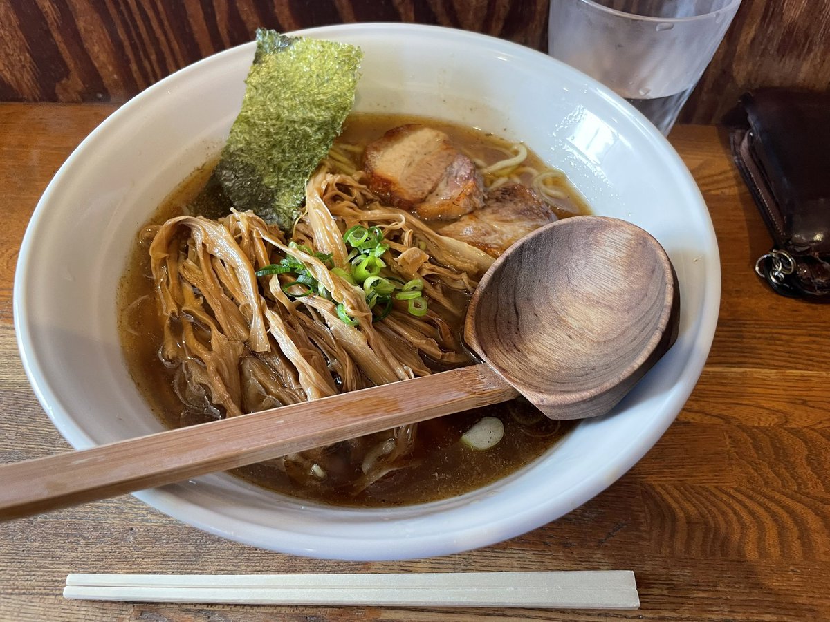 う〜〜まいッ‼️めんまラーメン
平塚　麺や　八雲