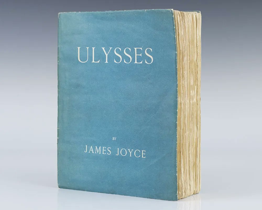 mariobianchi18's tweet image. Il #2febbraio 1922 esce #Ulysses di J. #Joyce. Caposaldo della letteratura del '900 e opera cruciale nella nascita del romanzo moderno. Scritto tra il 1914 e il 1921,  18 capitoli ognuno con una tecnica diversa e richiamando nel titolo i canti dell'Odissea. Protagonista L. Bloom.