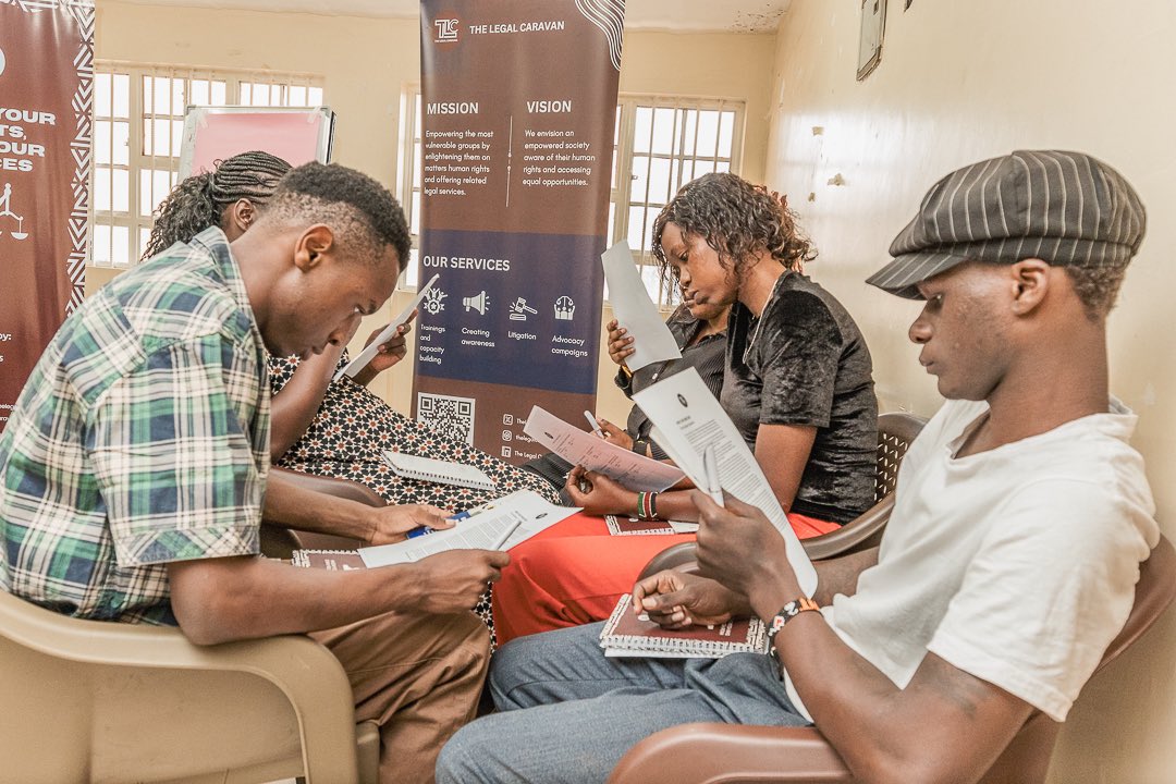 TheLegalCaravan's tweet photo. This past week,we kicked off our community training sessions for SRHR champions &amp; community members in Korogocho.Through our ongoing #KnowYourRightsOwnYourChoices project,participants were equipped with critical legal information to strengthen rights-based advocacy. 
#TLC4Rights https://t.co/EVF9aH6FJj