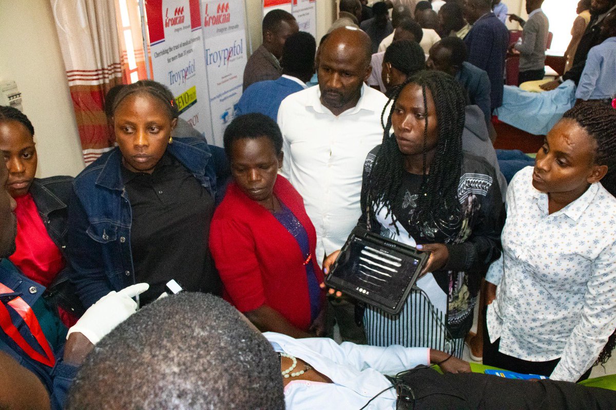 isabellaepiu's tweet photo. I’m honoured to serve in South Western #Uganda and lead the 3rd World Day of Regional Anaesthesia &amp; Pain Medicine 2026 where we trained hundreds of Anaesthesia providers in Kigezi region @ESRA_Society @AFSRA10 #WDRAPM @KUAMSA_ https://t.co/gfuhfxkRrM