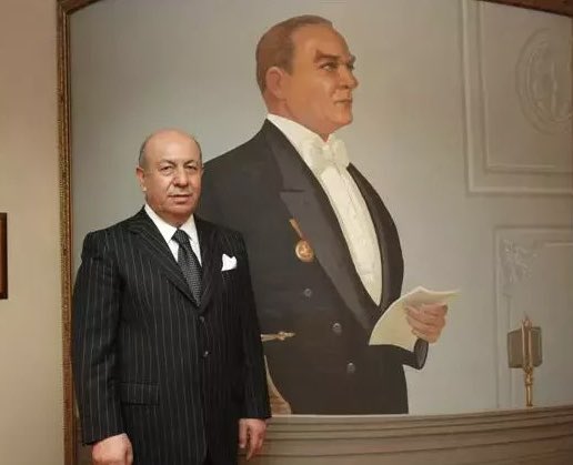 aslierinc's tweet photo. Eğitimci olmayı hayatının her anında bir duruş olarak yaşayan Sevgili Hocam Dr. İbrahim Arıkan’la çalışmış olmak benim için büyük bir onurdu. Kendisini saygı ve minnetle anıyorum. 🖤 https://t.co/5oqvJs4eZM