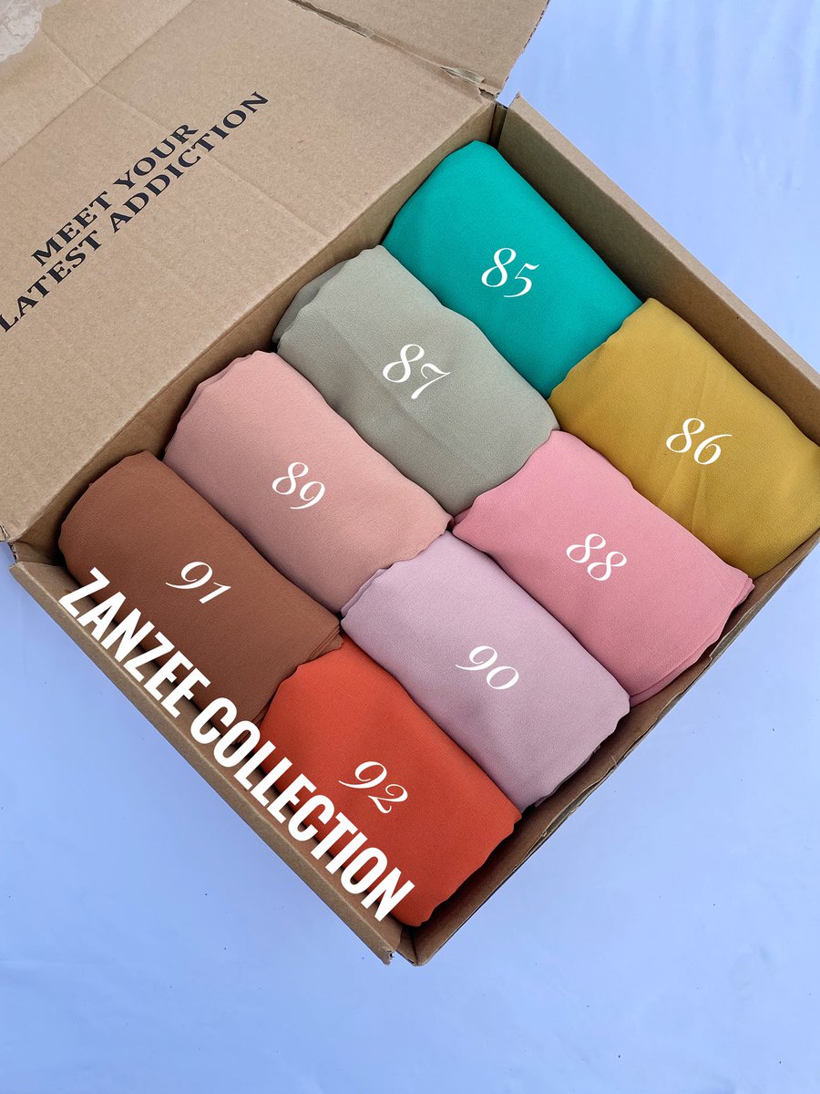 I take God beg you, please retweet this for me 🙏🙏🙏

Premium Chiffon Shawl 

If you are to receive a box, which of the frames will you go for ?

🔸soft
🔸non-slippery chiffon 

Price: #3,500 

To shop, dm or whatsapp wa.me/2348138085757

Available in 94 colors