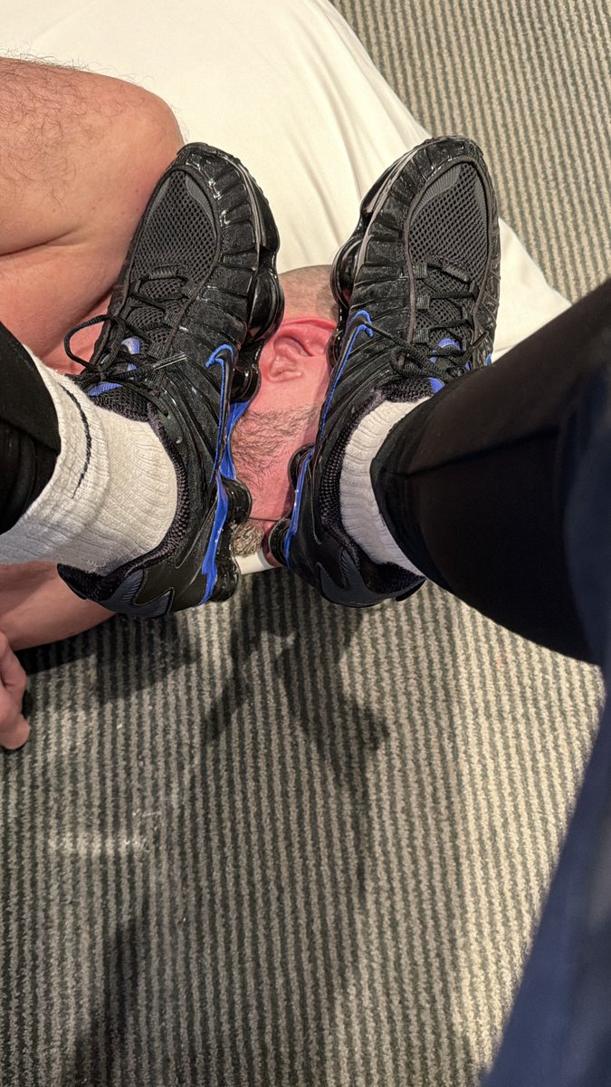 Dont want to get the floor dirty 😌

#cashmaster #footmaster #cashpigs #paypiggy #Trampling #humiliation #slave #master #gaysneakers #sneakers #footfetish #trample #football #boots #alphamale #paypig #findom #footballtrampling #findomalpha #findomking #cashslaves #feet #money