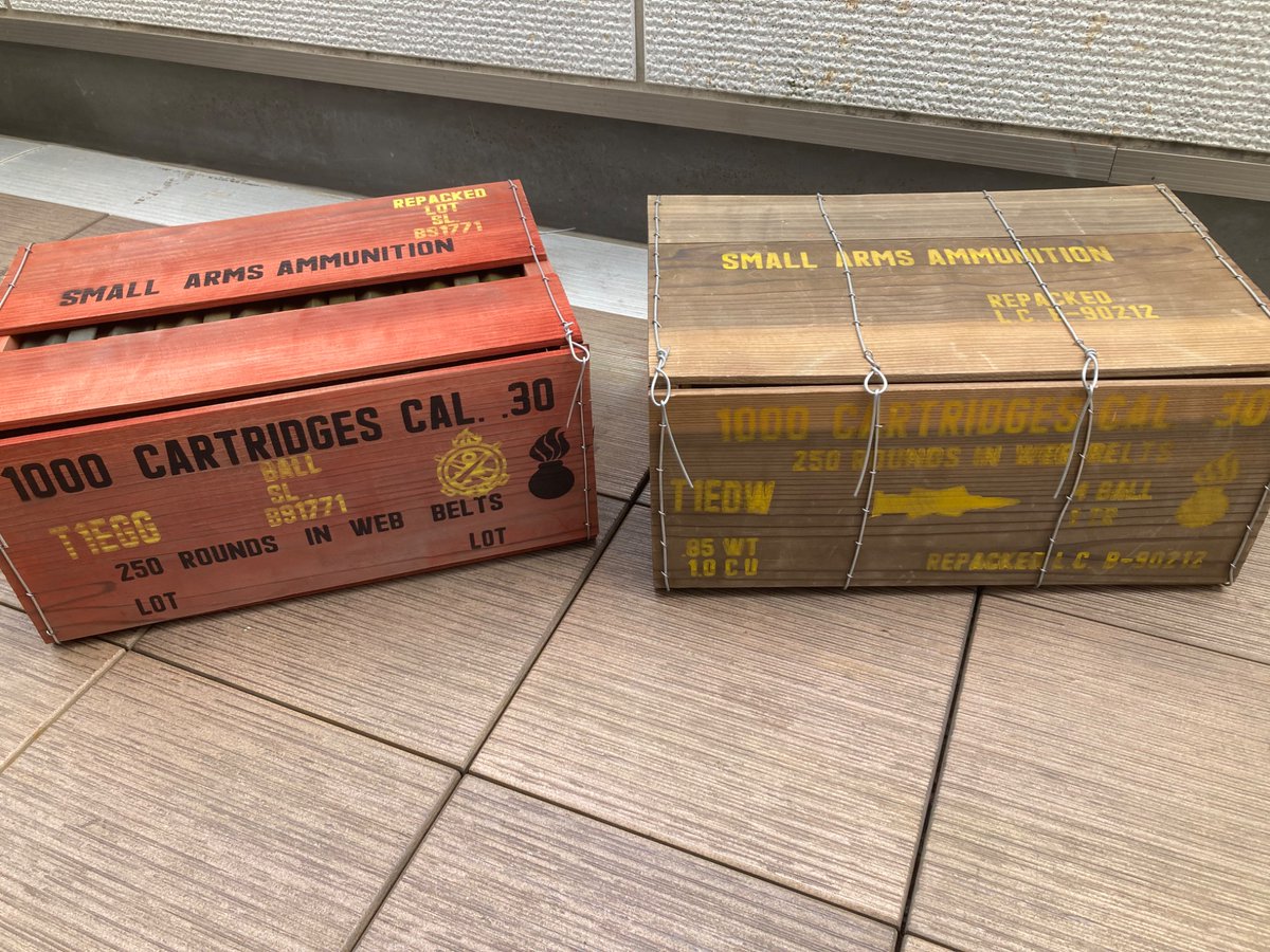 ミリタリー物販 第二次世界大戦のアメリカ軍30口径機関銃用弾薬木製