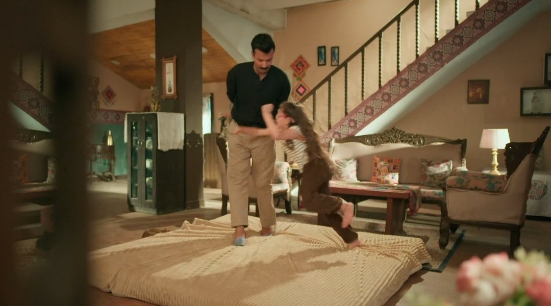 "Agar saamne wala over confident hain, arrogant hain toh humein kuch nhi karna hain.. Woh khud apne over confidence mein mar khayega, har jayega"
Dua is learning these self defence tricks so well and she uses it only when she needs it, not to harm anyone intentionally ❤️
#mannat