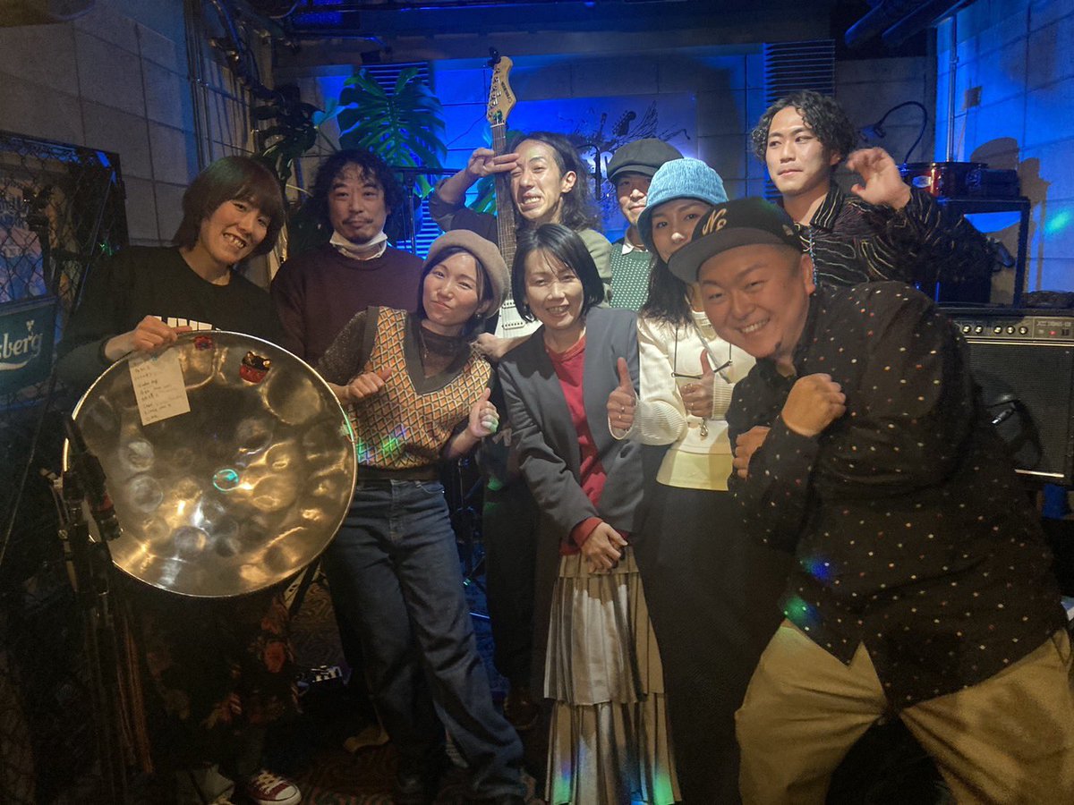 peroncyo7's tweet photo. 2/1日曜

モッパラレコードライブ

昭和町DUTCHさんにてSNF（昭和町ネコソギフェスティバル）へ皆様誠にありがとうございました🙌

今年初のモッパラライブ。
めっちゃヤバめなone crossoverさんにTwIn HaTsさんと共演した満員御礼イベントとなりました🙏 https://t.co/2qXG7GRESM