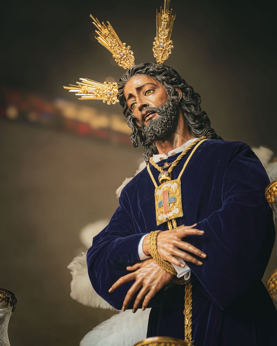 Un barrio entero queriéndote sin condiciones. 💜

8 LUNES.