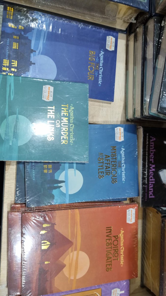 zieelllll's tweet photo. @fabianccca halo kak, ini ada banyak novel agatha christie dan english classic di bbw, aku open jastip bbw kak, kalau mau bisa dm atau join group dan chat admin https://t.co/5lcOIi2gqY
ini each 115k kak, kecuali death on  the nile 100k, ini sudah inc fee jastip dan packing, bisa oren juga https://t.co/8V1k68dczQ