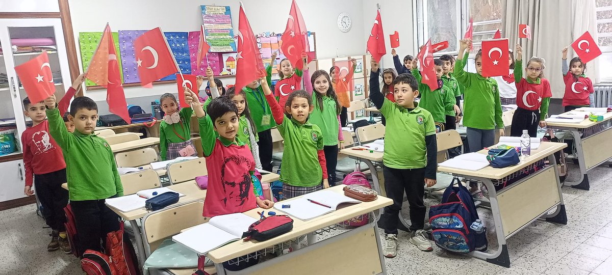2.dönemin ilk dersine #Bayraksevgisi temasıyla başladık.
#BayraklaBaşlayanOkul 
<a href="/tcmeb/">Millî Eğitim Bakanlığı</a> <a href="/ArgeDenizli/">Denizli ARGE</a> <a href="/denizlimem/">Denizli İl Millî Eğitim Müdürlüğü</a> <a href="/bulent_akhan20/">Bülent AKHAN</a> <a href="/emre_caliskan/">Emre Çalışkan</a> <a href="/Yusuf__Tekin/">Yusuf Tekin</a>