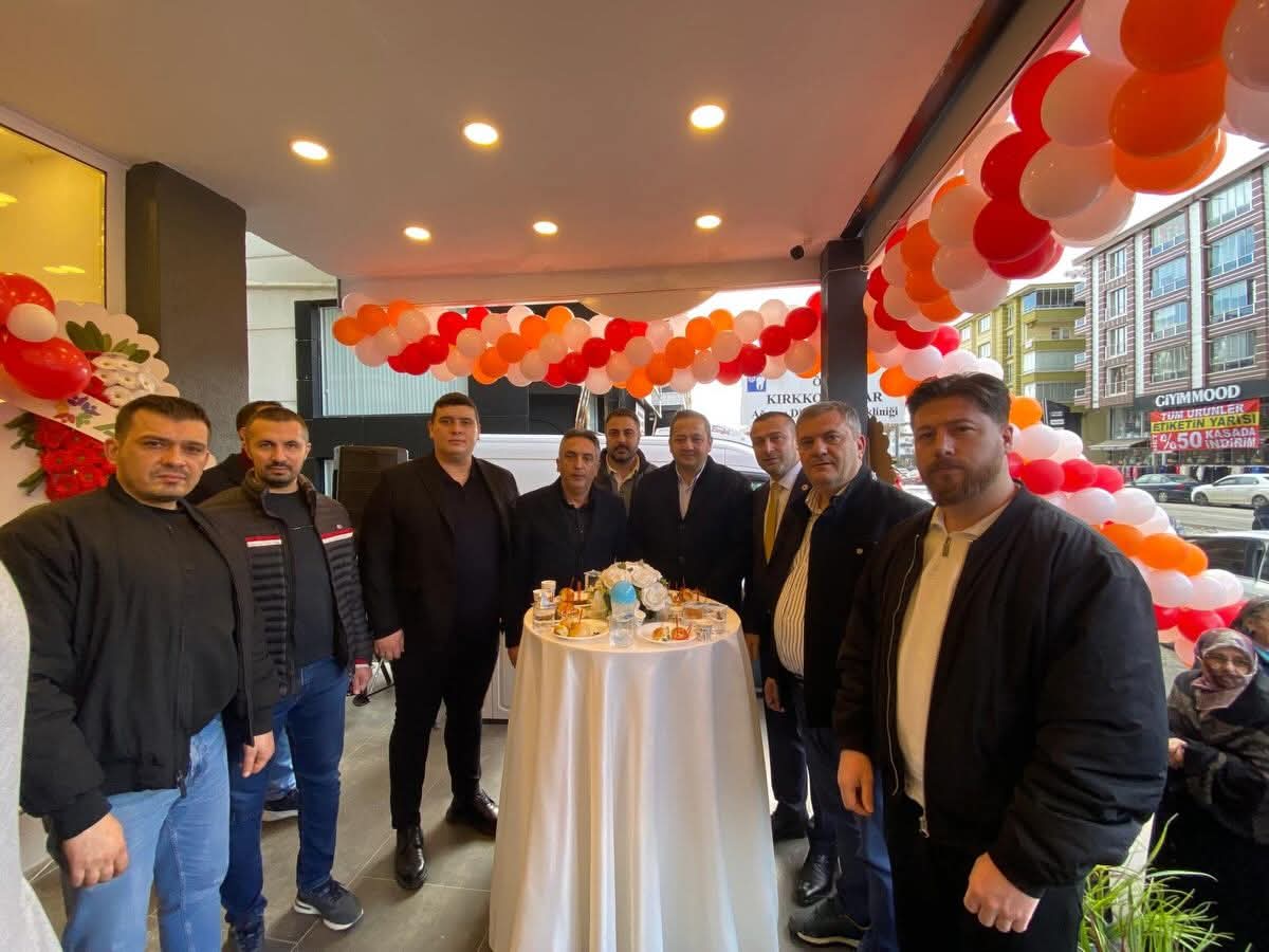 avbakidemirbas's tweet image. AK Parti Çubuk İlçe Başkanımız Başkanı Ahmet Kılıç ile birlikte ilçemizde hizmete başlayan Hacı Baki Pastanesinin açılışını gerçekleştirdik.

Hayırlı olsun, Allah bereketli eylesin.

#Çubuk #ÇubukBelediyesi #BakiDemirbaş
#AhmetKılıç 
#HayırlıOlsun