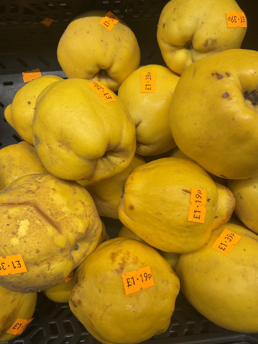 kidnapped_teddy's tweet photo. Anybody know what fruit this is?
#Fiveaday #Fruit https://t.co/GKLq4k6h6X