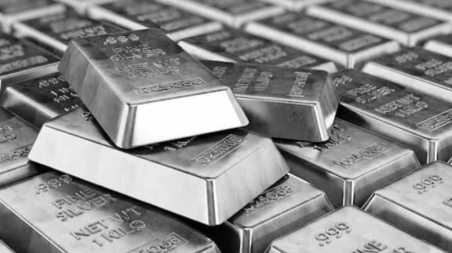 انخفاض الفضة بأكثر من 10% ليصل سعر الأوقية إلى 76 دولاراً 