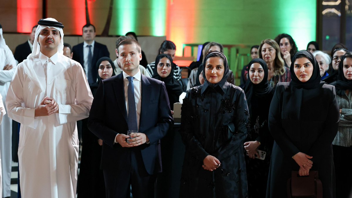 MANAlMisned's tweet photo. افتتحت سعادة الشيخة المياسة بنت حمد بن خليفة آل ثاني معرض «إمبراطورية النور»، بحضور سعادة الشيخ ثاني بن حمد آل ثاني، في مشهد يؤكد أن الثقافة لغة عالمية تجمع الشعوب بالجمال والمعرفة.
ويجسّد المعرض الإرث الحضاري لأفغانستان بوصفه رسالة للتنوع الثقافي، وجسراً يعزز فهم الآخر والتفاهم بين الأمم، حيث تتقارب القلوب رغم اختلاف الجغرافيا.