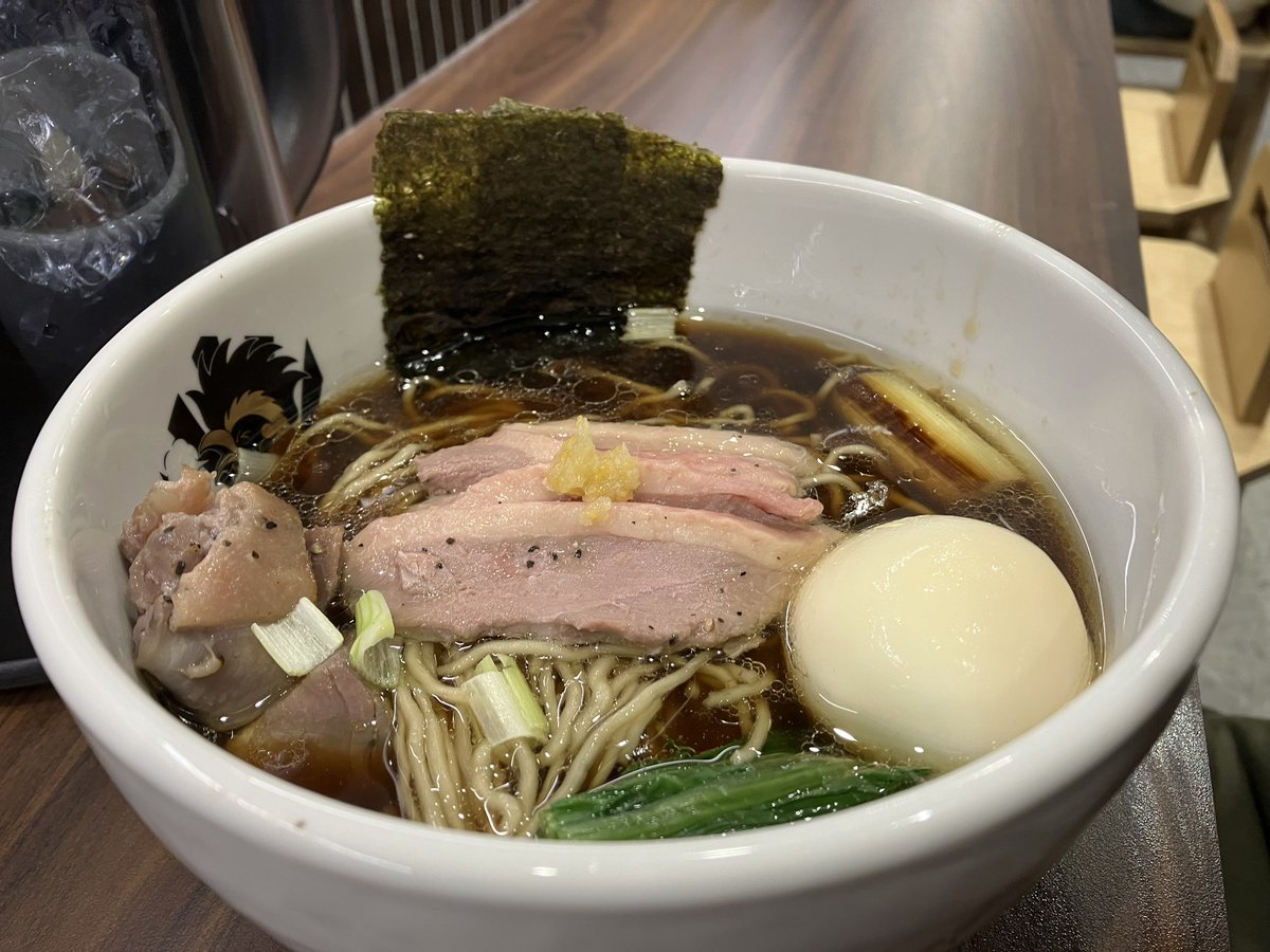SnakeWolf's tweet image. 中午吃了新開的拉麵店～～聽說是東京的名店