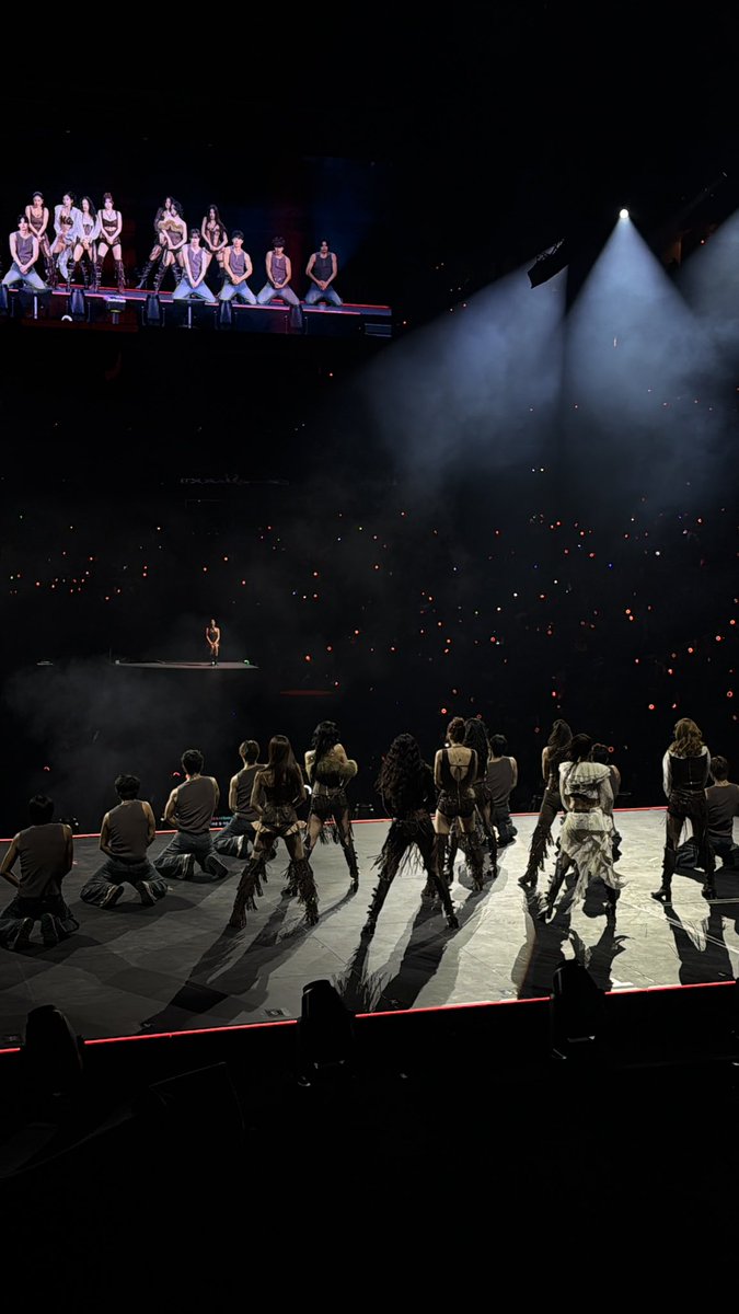 this photo 😭😭 dahyun omg🥹